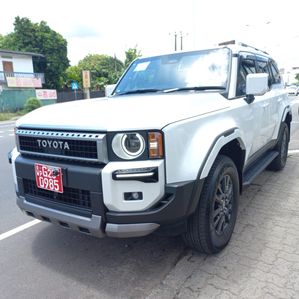Toyota Land Cruiser Prado 250 VX 2024 - Image 2