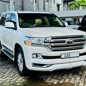Toyota Land Cruiser Sahara VX V8 Limited Diesel 2016 - Image 2