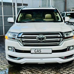 Toyota Land Cruiser Sahara VX V8 Limited Diesel 2016 - Image 3