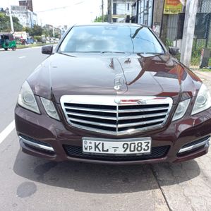 Mercedes Benz E200 W212COMPNY BRAND NEW 2010 - Image 3