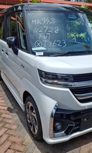 Suzuki Spacia XS. custom Hybrid 2023