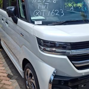 Suzuki Spacia XS. custom Hybrid 2023 - Image 2
