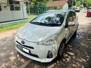 Toyota Aqua S Grade 2013