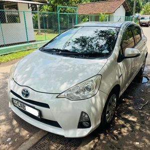 Toyota Aqua S Grade 2013 - Image 2