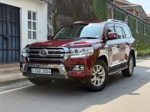 Toyota Land Cruiser Sahara V8 PALATHSABA 2013
