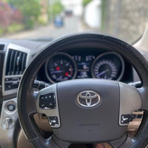 Toyota Land Cruiser Sahara V8 PALATHSABA 2013 - Image 3
