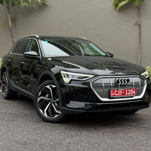 Audi e-tron Q8 Quattro 2024 - Image 2