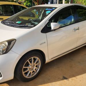 Toyota Aqua Hybrid 2013 - Image 2