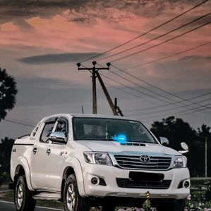 Toyota Hilux 2011 - Image 2