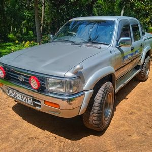Toyota Hilux 107 1991 - Image 2