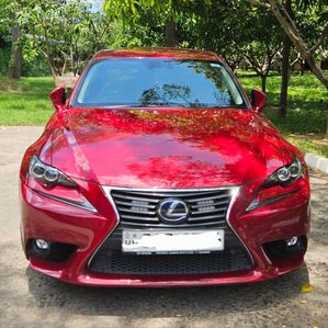 Lexus IS 300 H 2015 - Image 2