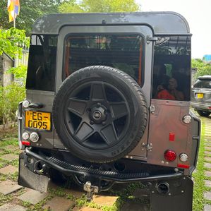 Land Rover Defender Khan 1993 - Image 3