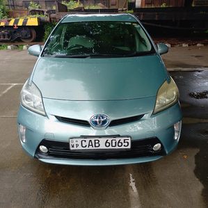 Toyota Prius 2014 - Image 2