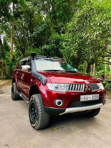 Mitsubishi Montero Sport 2012