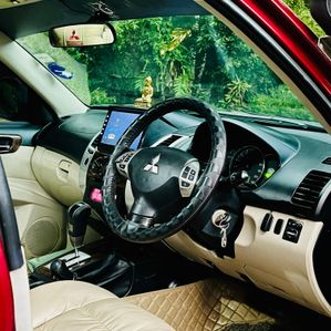 Mitsubishi Montero Sport 2012 - Image 3