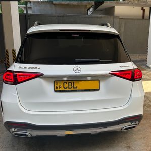 Mercedes Benz GLE 300D AMG Line Package 2020 - Image 2