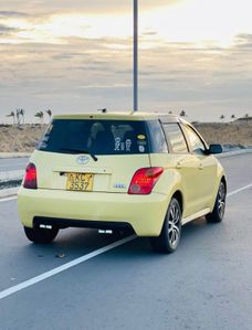 Toyota IST 2003