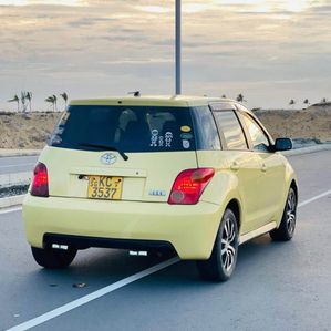 Toyota IST 2003 - Image 2