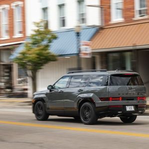 Hyundai Santa Fe Calligraphy 2025 - Image 2
