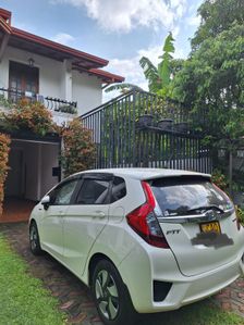 Honda Fit DAA - GP5 Hybrid 2014