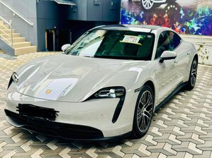 Porsche Taycan 2024
