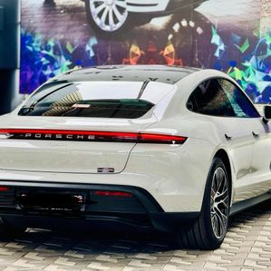 Porsche Taycan 2024 - Image 3