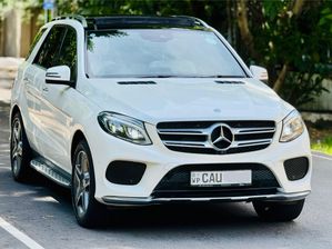 Mercedes Benz GLE 500 2016