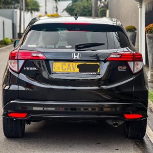 Honda Vezel Rs Sensing 2017 - Image 3