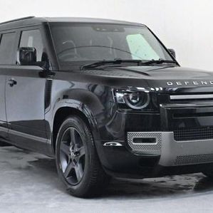 Land Rover Defender P400e Black Edition 2024 - Image 2