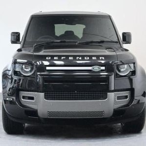 Land Rover Defender P400e Black Edition 2024 - Image 3