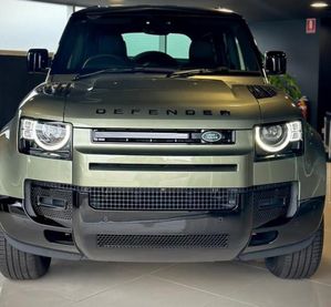 Land Rover Defender P400e 2024