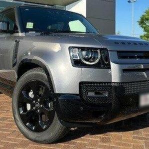 Land Rover Defender P400e Urban Edition 2024 - Image 3