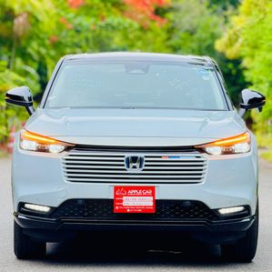 Honda Vezel Z Play Premium Zone 2025 - Image 3