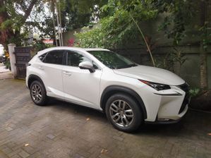Lexus NX300H Hybrid 2014