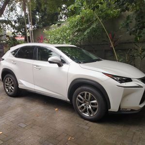 Lexus NX300H Hybrid 2014 - Image 2