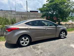 Hyundai Elantra 2011