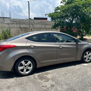 Hyundai Elantra 2011 - Image 2