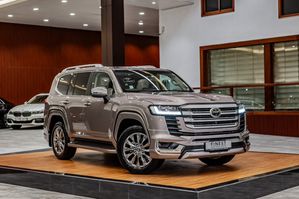 Toyota Land Cruiser LC 300 2023