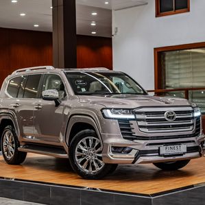 Toyota Land Cruiser LC 300 2023 - Image 2