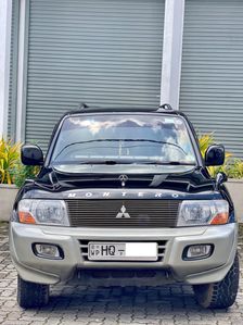 Mitsubishi Montero V73W 2001