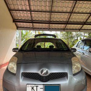 Toyota Vitz 2009 - Image 2