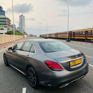 Mercedes Benz C200 Premium Plus 2019 - Image 2