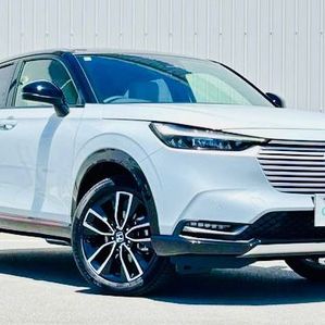 Honda Vezel Z Play MoonRoof 2025 - Image 2