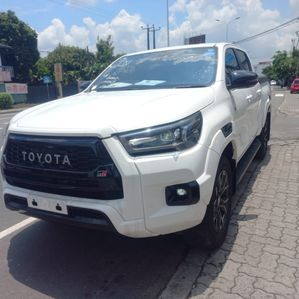 Toyota Hilux 2023 - Image 2