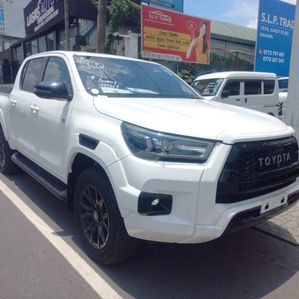 Toyota Hilux 2023 - Image 3