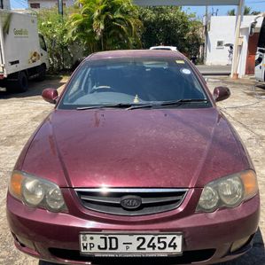 Kia Spectra 2001 - Image 2