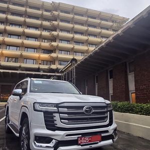 Toyota Land Cruiser Sahara 2024 - Image 2