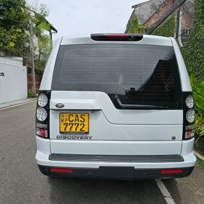 Land Rover Discovery 4 S 2016 - Image 3