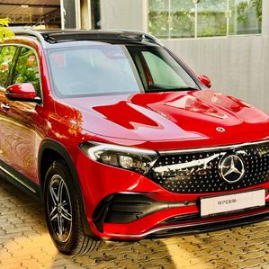 Mercedes Benz EQB 250 AMG Premium Plus 2025 - Image 2