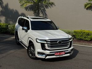 Toyota Land Cruiser Sahara LC300 ZX 2023